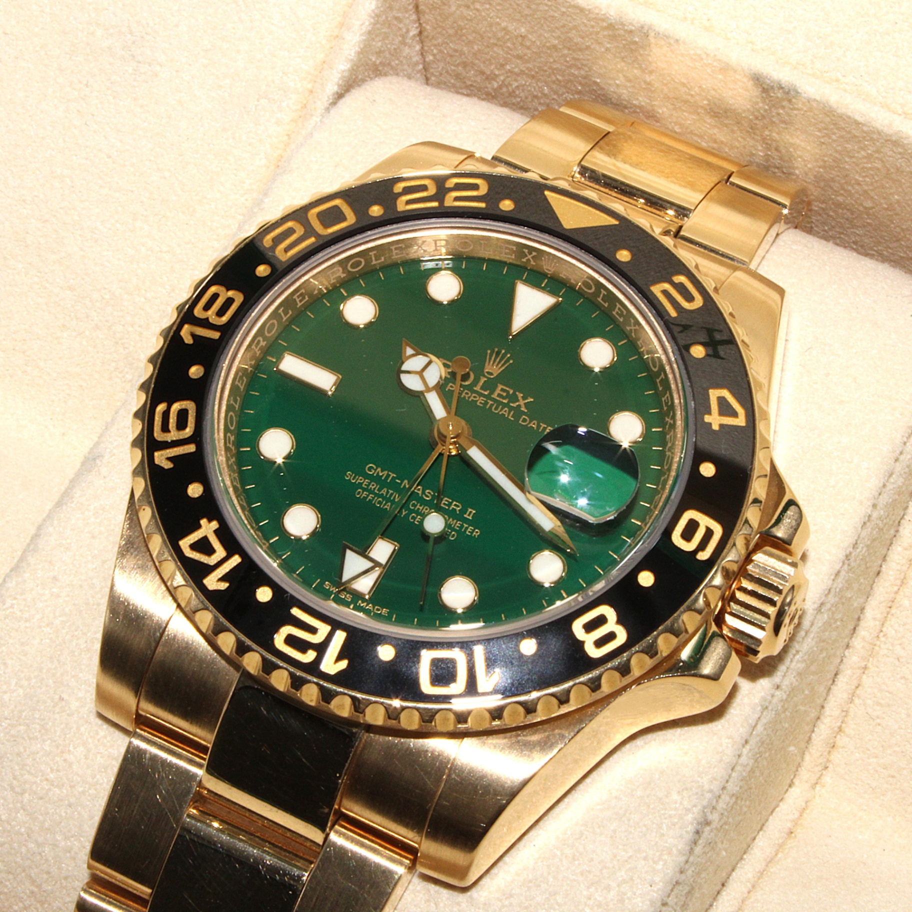 Rolex GMT-Master II i 18k guld med grön urtavla — utvald till auktion